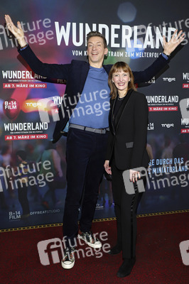 Filmpremiere 'Wunderland - Vom Kindheitstraum zum Welterfolg' in Hamburg