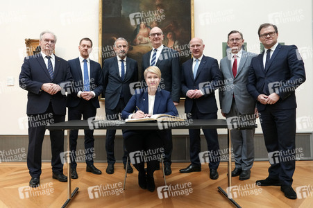 Regionalkonferenz der Regierungschefin und der Regierungschefs der ostdeutschen Länder in Berlin