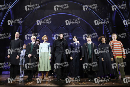 Musicaldebüt von Oliver Masucci in 'Harry Potter und das verwunschene Kind' in Hamburg