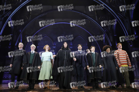 Musicaldebüt von Oliver Masucci in 'Harry Potter und das verwunschene Kind' in Hamburg