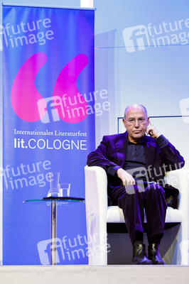 Gregor Gysi und Hans-Dieter Schütt auf der lit.Cologne 2024 in Köln