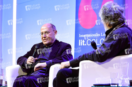 Gregor Gysi und Hans-Dieter Schütt auf der lit.Cologne 2024 in Köln