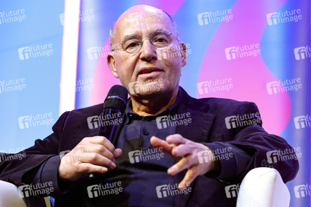 Gregor Gysi und Hans-Dieter Schütt auf der lit.Cologne 2024 in Köln