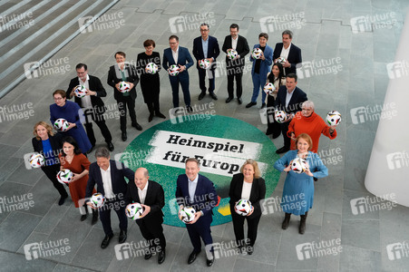 Fototermin '100 Tage bis zur EURO 2024' in Berlin