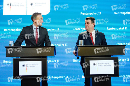 Pressekonferenz zum Rentenpaket II in Berlin