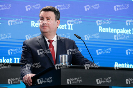 Pressekonferenz zum Rentenpaket II in Berlin