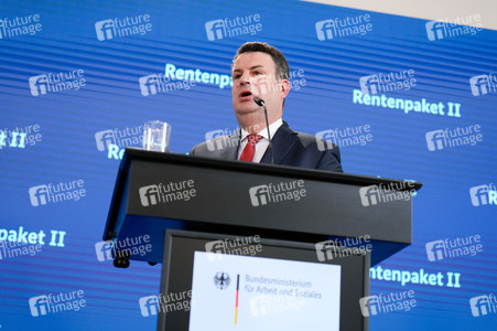 Pressekonferenz zum Rentenpaket II in Berlin