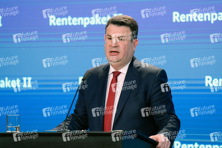 Pressekonferenz zum Rentenpaket II in Berlin