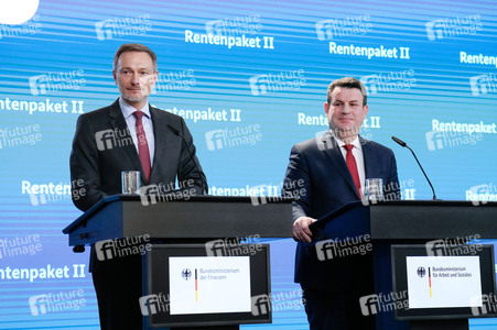 Pressekonferenz zum Rentenpaket II in Berlin