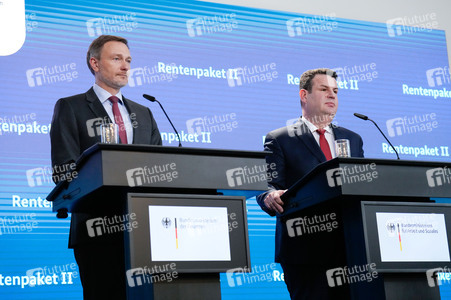 Pressekonferenz zum Rentenpaket II in Berlin