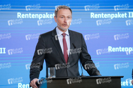 Pressekonferenz zum Rentenpaket II in Berlin