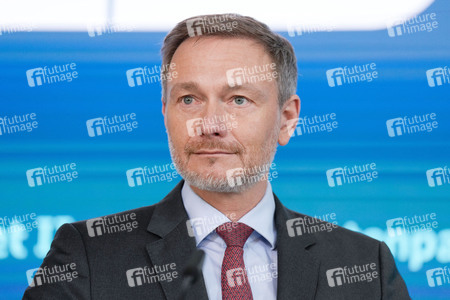 Pressekonferenz zum Rentenpaket II in Berlin