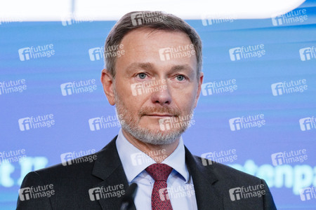 Pressekonferenz zum Rentenpaket II in Berlin