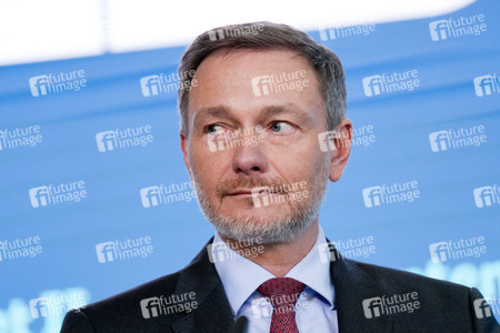 Pressekonferenz zum Rentenpaket II in Berlin