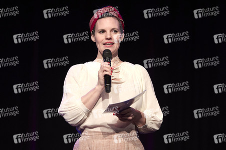 Suzie Miller und Anke Engelke auf der lit.Cologne 2024 in Köln