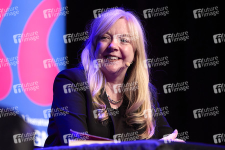 Suzie Miller und Anke Engelke auf der lit.Cologne 2024 in Köln