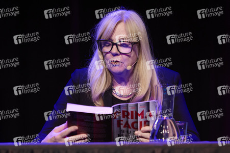Suzie Miller und Anke Engelke auf der lit.Cologne 2024 in Köln