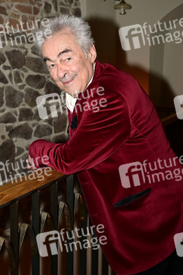 Giso Weißbach beim Frauentagsprogramm 'Über Frauen und andere Köstlichkeiten' in Görlitz