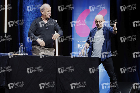 Hubertus Meyer-Burckhardt und Bernhard Hoëcker auf der lit.Cologne 2024 in Köln