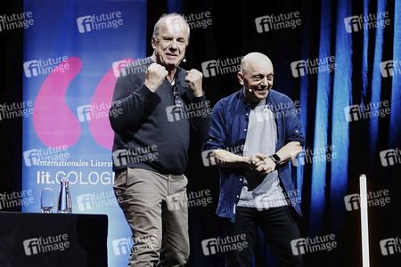 Hubertus Meyer-Burckhardt und Bernhard Hoëcker auf der lit.Cologne 2024 in Köln