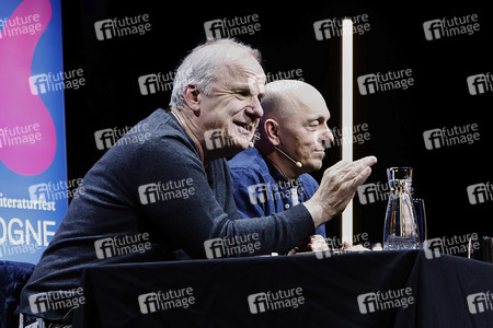 Hubertus Meyer-Burckhardt und Bernhard Hoëcker auf der lit.Cologne 2024 in Köln