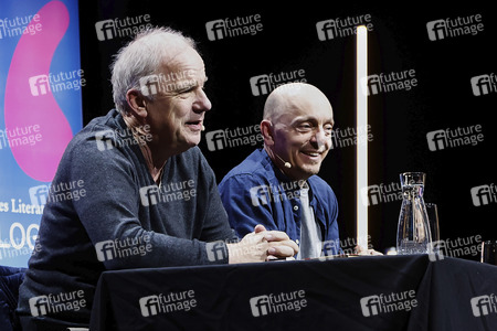 Hubertus Meyer-Burckhardt und Bernhard Hoëcker auf der lit.Cologne 2024 in Köln