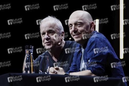 Hubertus Meyer-Burckhardt und Bernhard Hoëcker auf der lit.Cologne 2024 in Köln