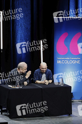 Hubertus Meyer-Burckhardt und Bernhard Hoëcker auf der lit.Cologne 2024 in Köln