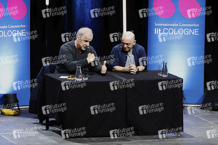 Hubertus Meyer-Burckhardt und Bernhard Hoëcker auf der lit.Cologne 2024 in Köln