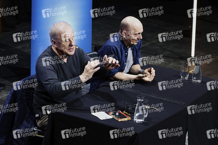 Hubertus Meyer-Burckhardt und Bernhard Hoëcker auf der lit.Cologne 2024 in Köln