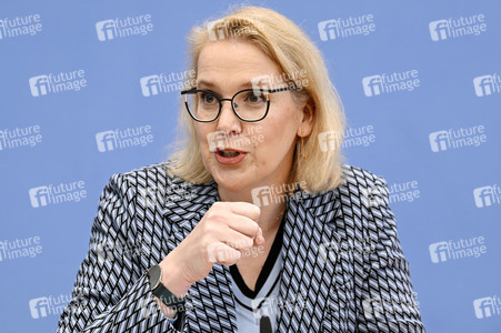 Bundespressekonferenz zur Stellungnahme 'Klimagerechtigkeit' des Deutschen Ethikrats in Berlin