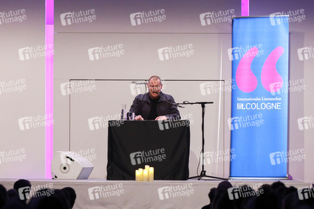 Devid Striesow auf der lit.Cologne 2024 in Köln