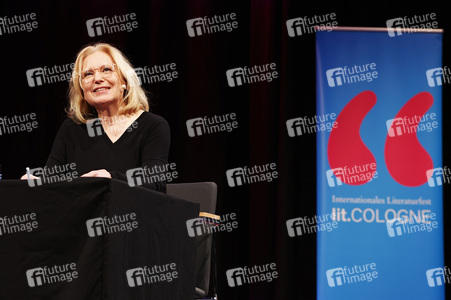 Maren Kroymann und Anne Will  auf der lit.Cologne 2024 in Köln
