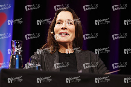 Maren Kroymann und Anne Will  auf der lit.Cologne 2024 in Köln