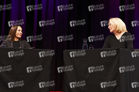 Maren Kroymann und Anne Will  auf der lit.Cologne 2024 in Köln