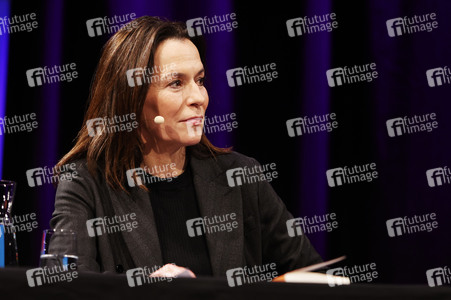 Maren Kroymann und Anne Will  auf der lit.Cologne 2024 in Köln