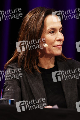 Maren Kroymann und Anne Will  auf der lit.Cologne 2024 in Köln