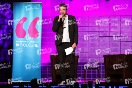 Katja Riemann und Harald Welzer auf der lit.Cologne 2024 in Köln