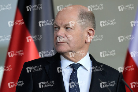 Pressestatement von Emmanuel Macron, Donald Tusk und Olaf Scholz in Berlin