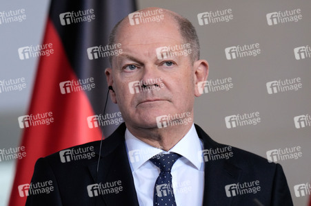 Pressestatement von Emmanuel Macron, Donald Tusk und Olaf Scholz in Berlin