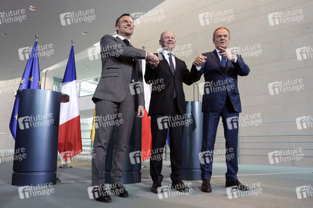 Pressestatement von Emmanuel Macron, Donald Tusk und Olaf Scholz in Berlin