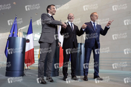 Pressestatement von Emmanuel Macron, Donald Tusk und Olaf Scholz in Berlin