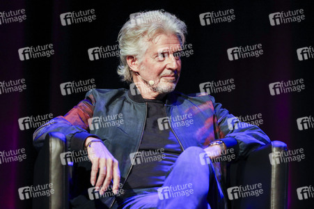 Frank Schätzing und Florence Gaub auf der lit.Cologne 2024 in Köln