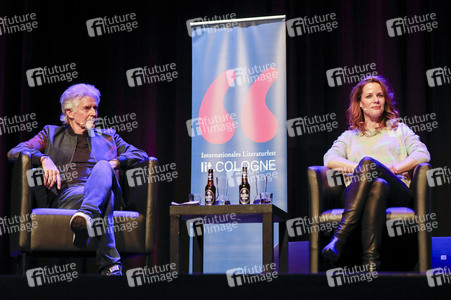 Frank Schätzing und Florence Gaub auf der lit.Cologne 2024 in Köln