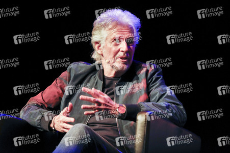 Frank Schätzing und Florence Gaub auf der lit.Cologne 2024 in Köln