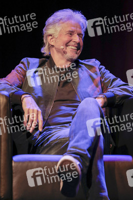 Frank Schätzing und Florence Gaub auf der lit.Cologne 2024 in Köln