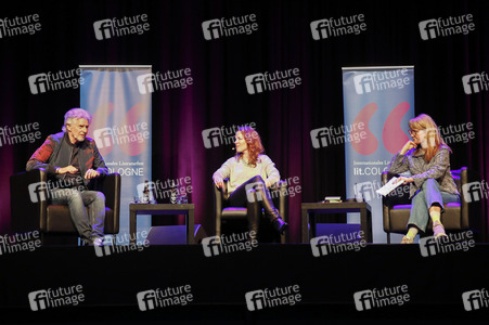 Frank Schätzing und Florence Gaub auf der lit.Cologne 2024 in Köln