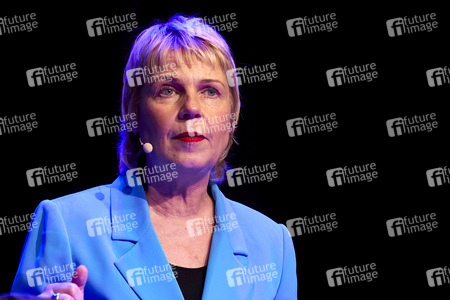 Cordula Stratmann und Bjarne Mädel auf der lit.Cologne 2024 in Köln