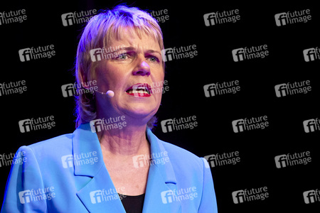 Cordula Stratmann und Bjarne Mädel auf der lit.Cologne 2024 in Köln