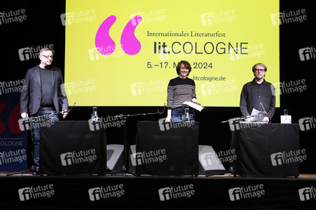 Bjarne Mädel, Angelika Richter und Matthias Brandt auf der lit.Cologne 2024 in Köln